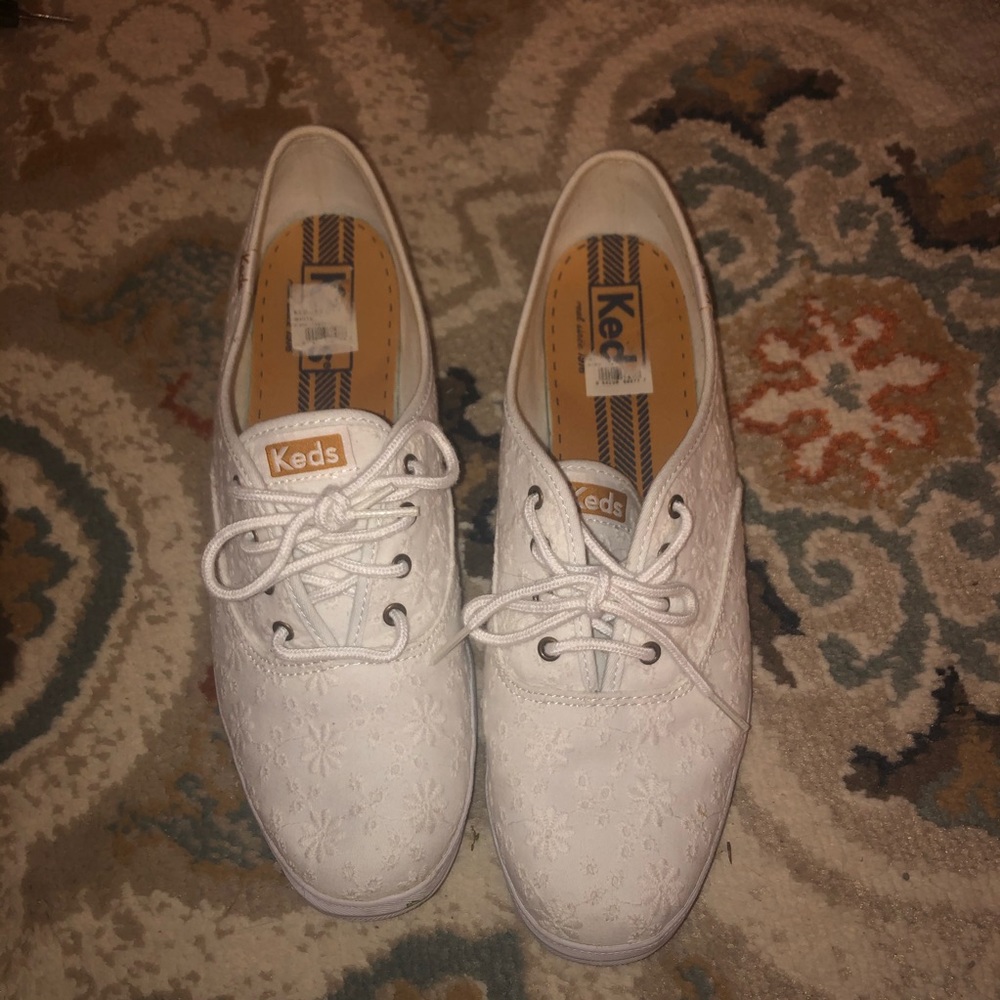 KEDS WHITE LACE WOMENS FLOWER LACEY SNEAKERS KEDZ